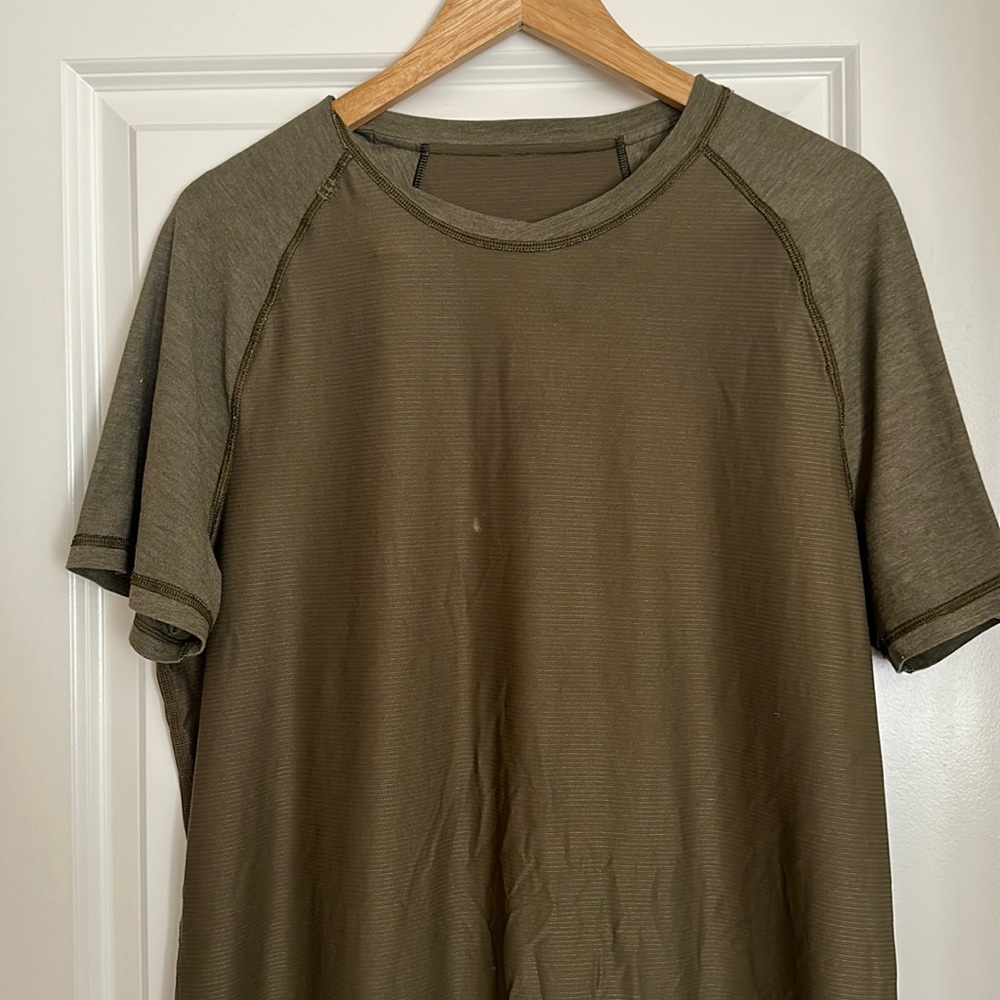 Lululemon Tee